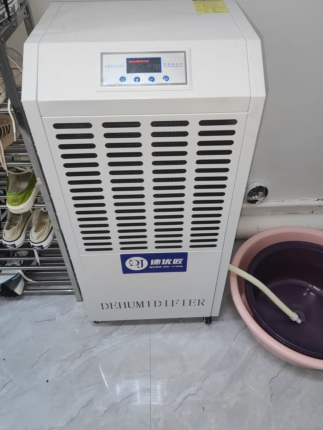 干洗店、洗衣房与晾挂间DY156、DY240 烘干除湿机现场