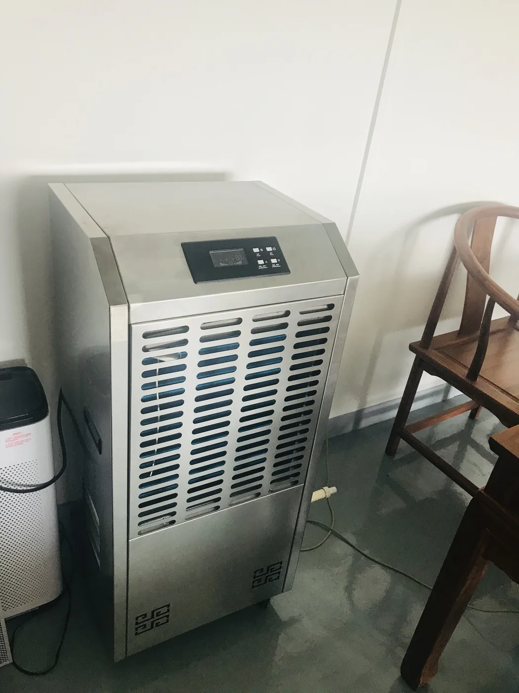 食品、医药及潮湿工业环境不锈钢工业除湿机（含 DY240、DY480 结构）现场图 2